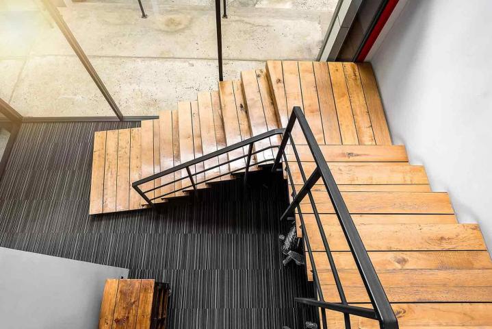 Artisans experts dans la création d’escaliers.